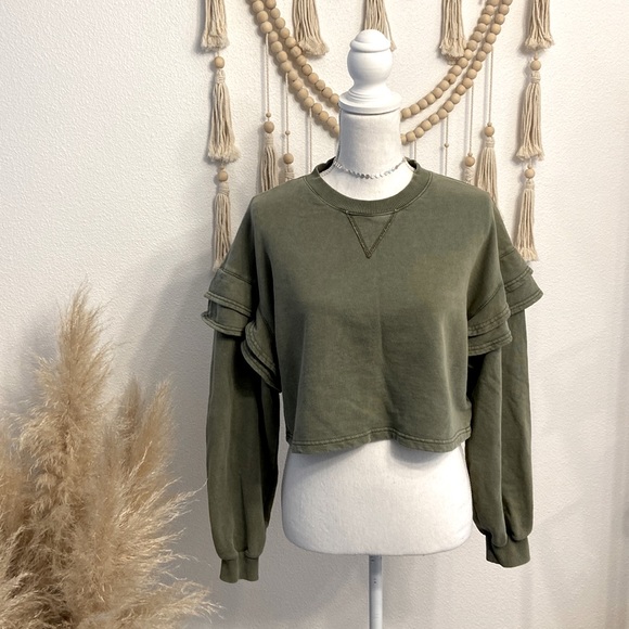 7 For All Mankind Tops - 7 for all Mankind cropped crew neck sweatshirt sage green ruffle sleeve small